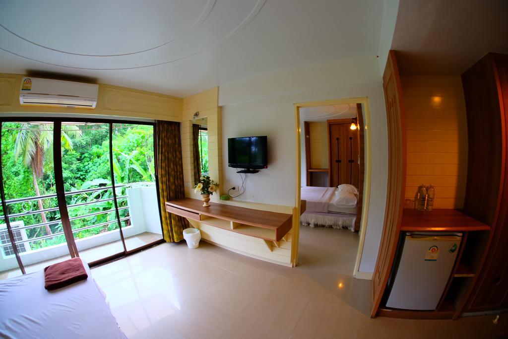 Family Room (4 Adults)